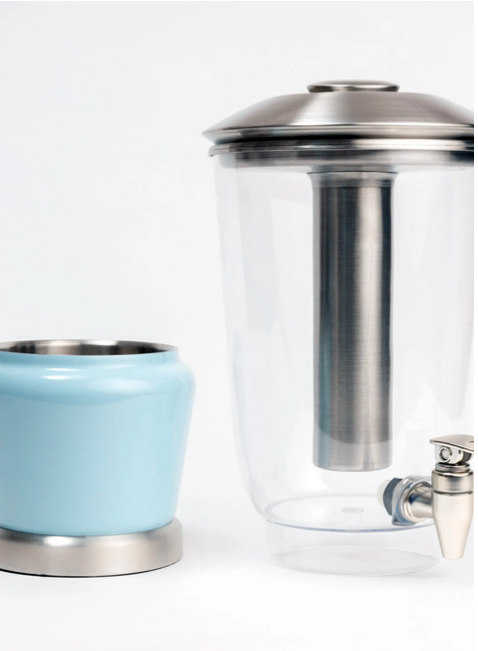 The top and bottom of the beverage dispenser is seperable
