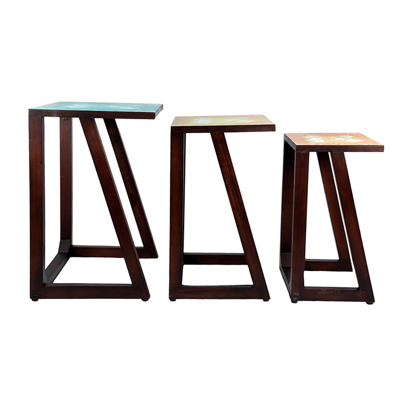 Vintage Car Nesting beautiful artwork on this set of three Table for kids room