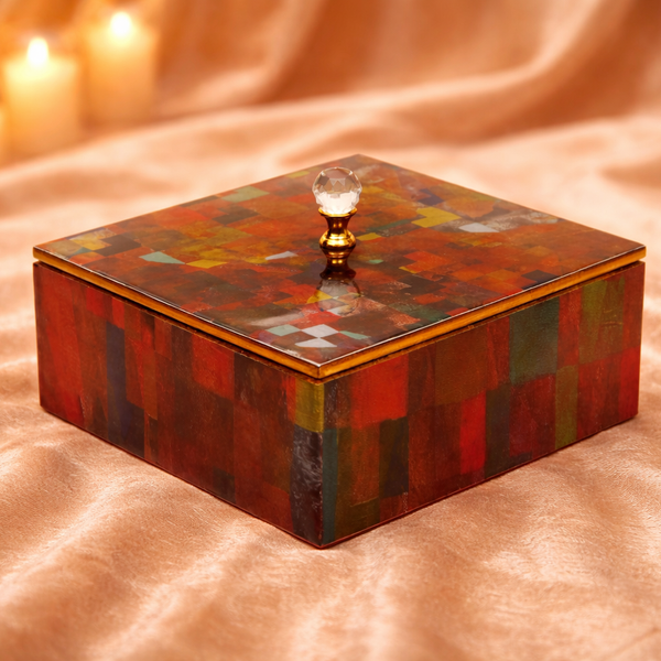 Quadrate Box